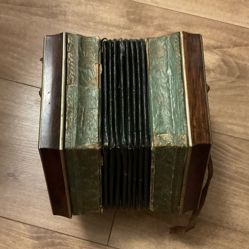 vintage concertina AS IS musical instrument - Picture 2 of 8